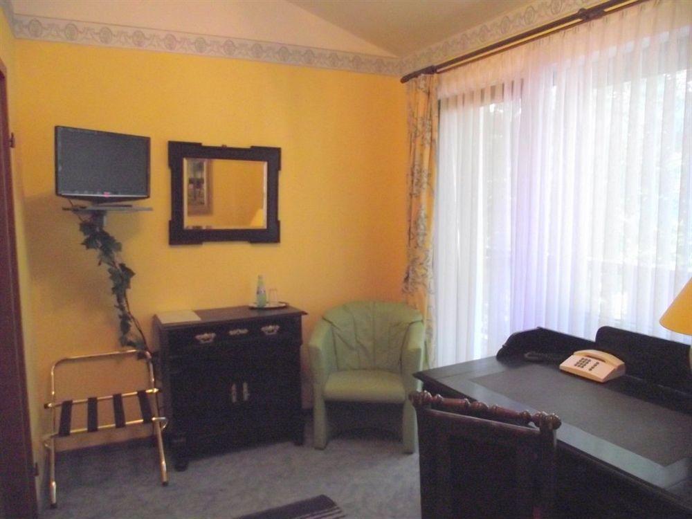 Waldschloesschen Bed and Breakfast Mittenwalde Buitenkant foto